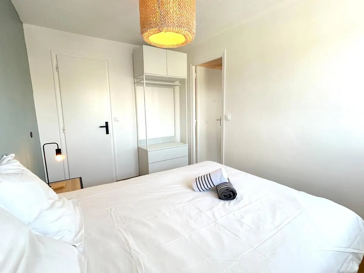Port Maria, Appartement Acces Plage Larmor-Plage 0*,  França